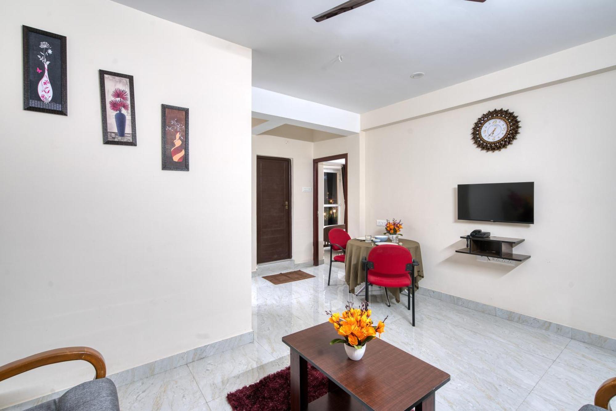 Aafiya Lakeview Apartment *