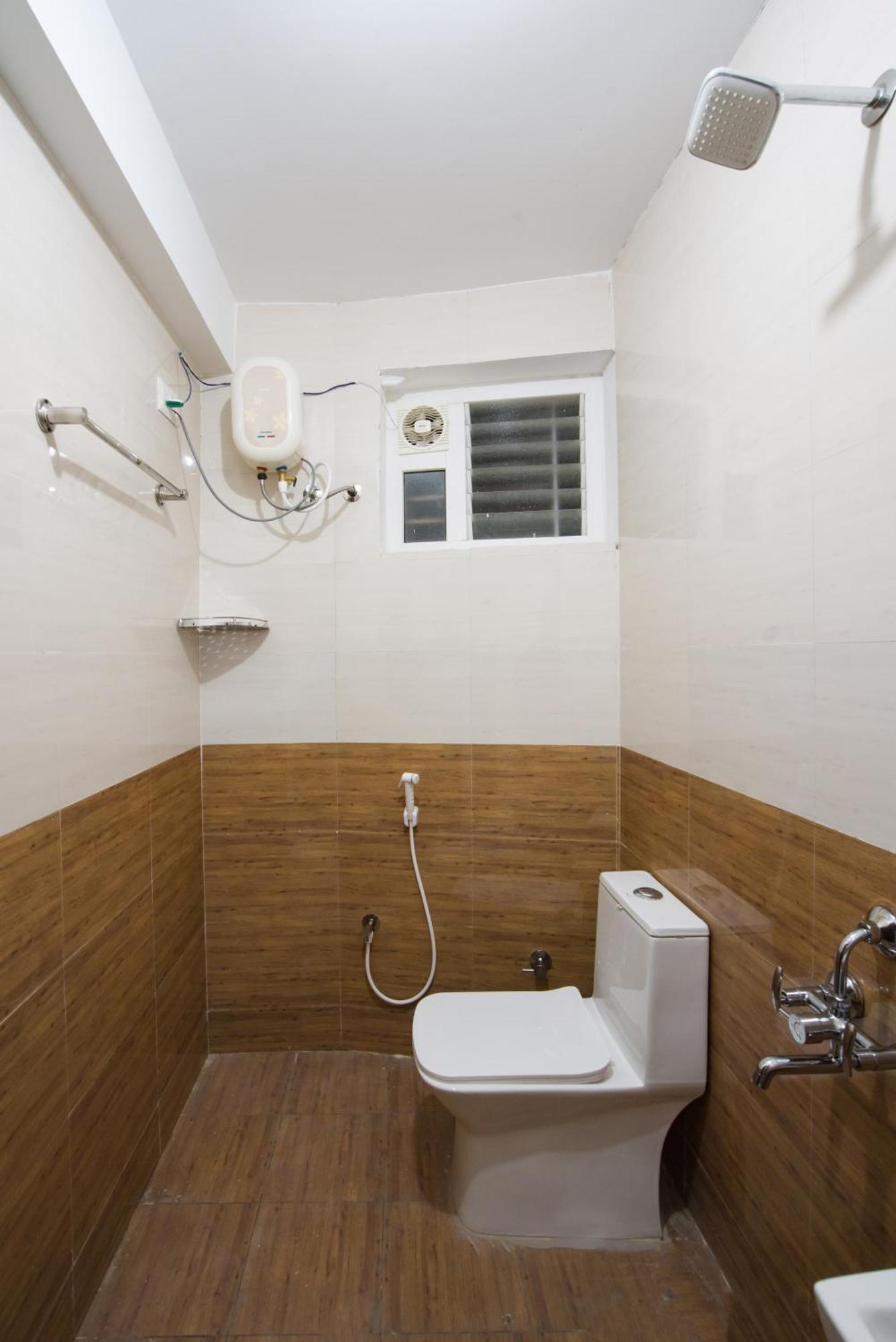 Aafiya Lakeview Apartment