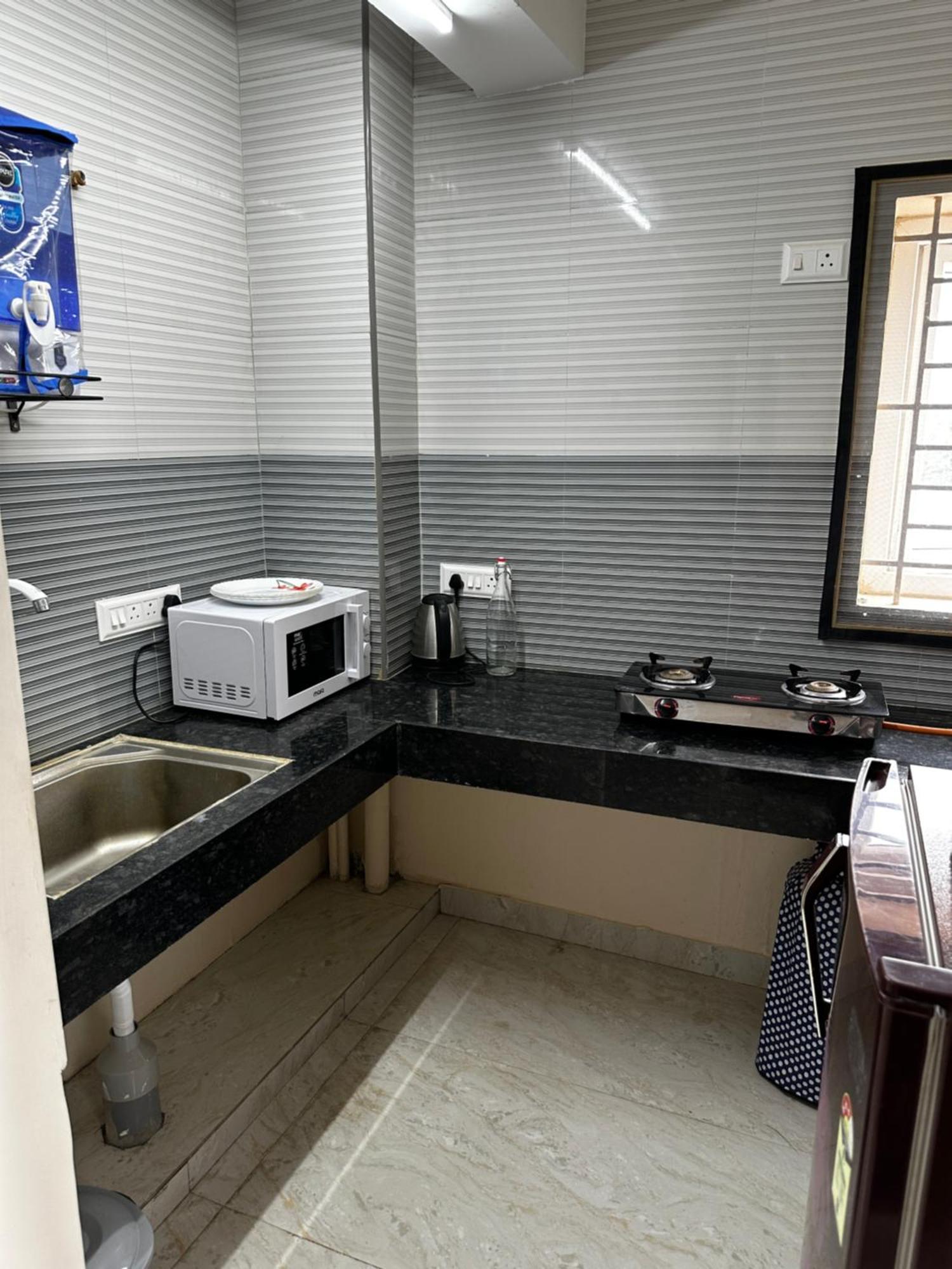 Aafiya Lakeview Apartment